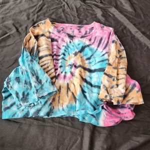 Over size fit, loose tie dye crop tee